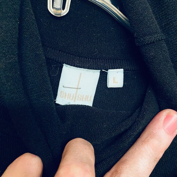 Woman’s Black Turtleneck Size L - Picture 2 of 2